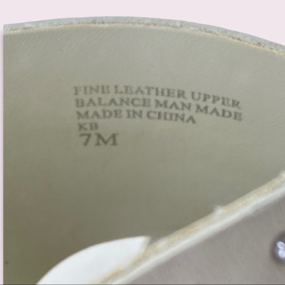 Charles David Cream Leather Silver Studded Crisscross Strap Platform Sandals - Picture 10 of 11